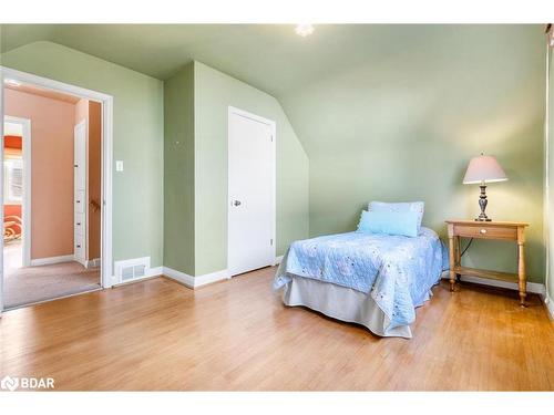 1587 Muir Road, Mississauga, ON - Indoor Photo Showing Bedroom