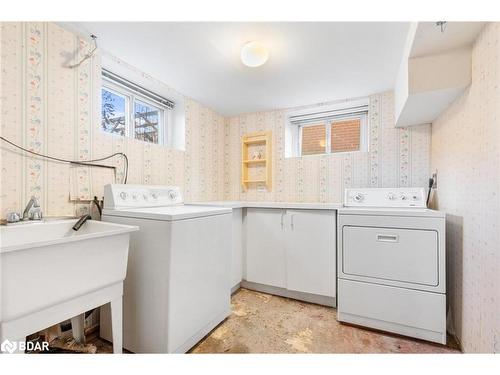 1587 Muir Road, Mississauga, ON - Indoor Photo Showing Laundry Room