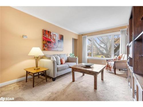 1587 Muir Road, Mississauga, ON - Indoor Photo Showing Living Room