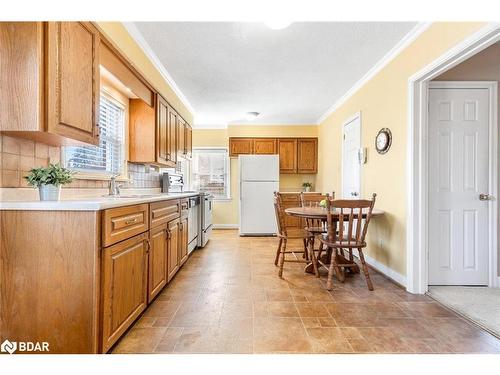 1587 Muir Road, Mississauga, ON - Indoor Photo Showing Kitchen