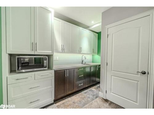 5 Munro Court, Snow Valley, ON - Indoor Photo Showing Kitchen