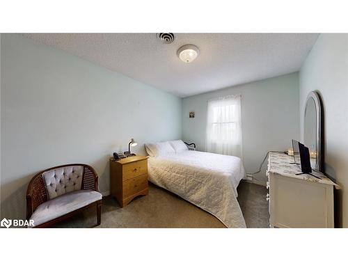 167 Little Avenue, Barrie, ON - Indoor Photo Showing Bedroom