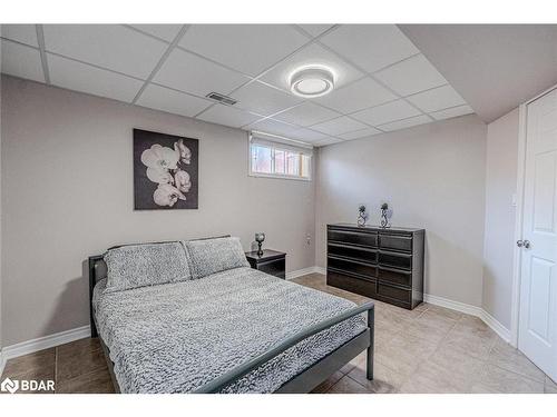 68 Coughlin Road, Barrie, ON - Indoor Photo Showing Bedroom