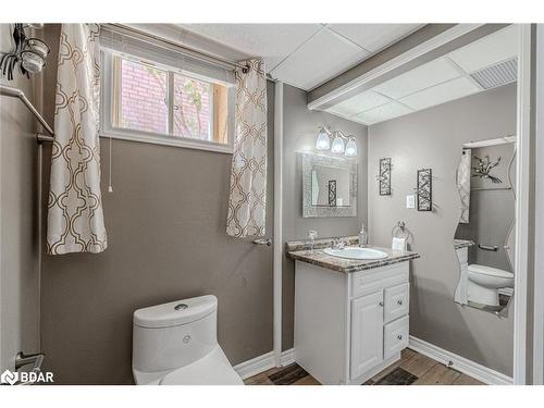 68 Coughlin Road, Barrie, ON - Indoor Photo Showing Bathroom