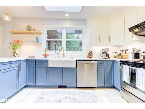 83 Inwood Crescent, Kitchener, ON - Indoor Photo Showing Kitchen With Upgraded Kitchen