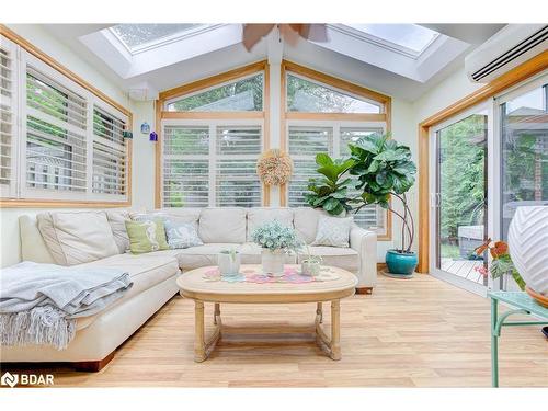 83 Inwood Crescent, Kitchener, ON - Indoor Photo Showing Living Room