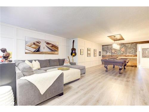 83 Inwood Crescent, Kitchener, ON - Indoor Photo Showing Living Room