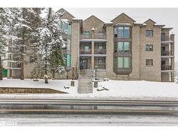 301-21 George Street  Aurora, ON L4G 2S1