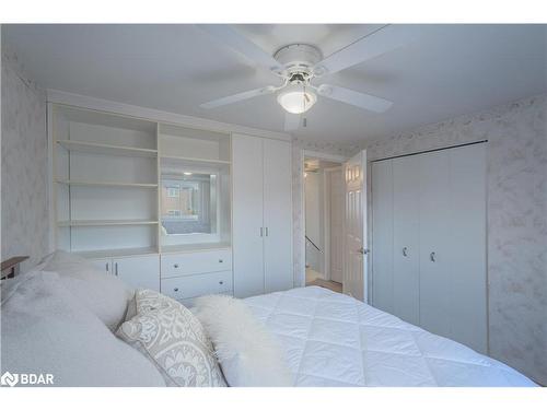 40 Joycelyn Drive, Mississauga, ON - Indoor Photo Showing Bedroom