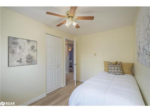 40 Joycelyn Drive, Mississauga, ON - Indoor Photo Showing Bedroom