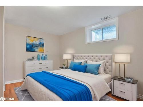279 Sunnidale Road, Wasaga Beach, ON - Indoor Photo Showing Bedroom