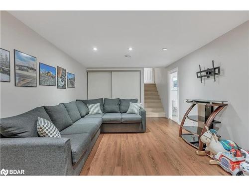 279 Sunnidale Road, Wasaga Beach, ON - Indoor Photo Showing Living Room