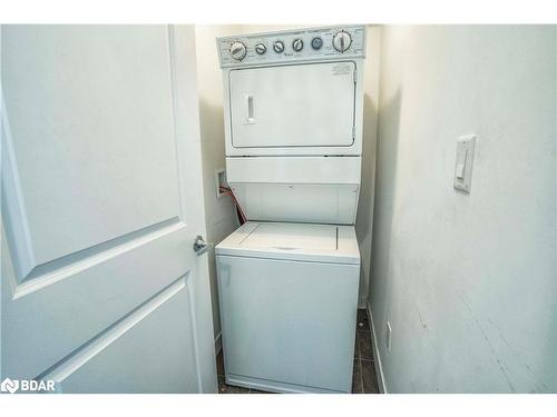 323-5317 Upper Middle Road, Burlington, ON - Indoor Photo Showing Laundry Room