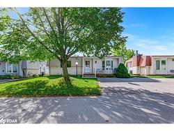 3 Comforts Cove  Innisfil, ON L9S 1S3