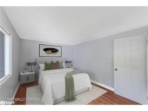 3 Comforts Cove, Innisfil, ON - Indoor Photo Showing Bedroom