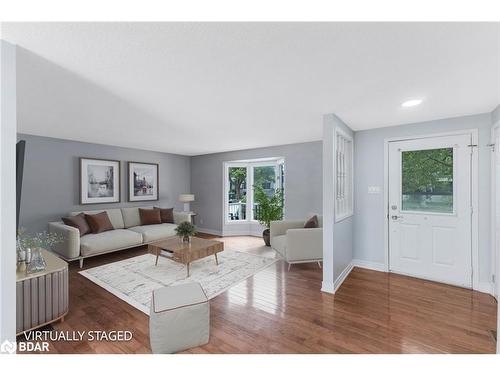 3 Comforts Cove, Innisfil, ON - Indoor Photo Showing Living Room