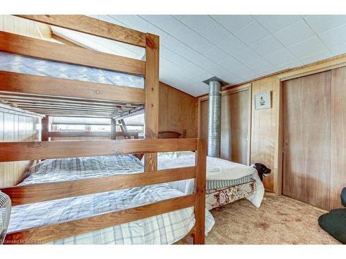 356 Cedar Drive, Turkey Point, ON - Indoor Photo Showing Bedroom