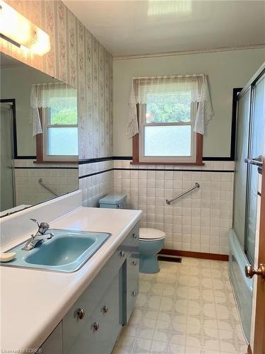 1115 6Th Concession Road, Walsingham, ON - Indoor Photo Showing Bathroom
