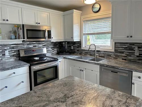 36 Upper Canada Drive, Port Rowan, ON - Indoor Photo Showing Kitchen With Double Sink