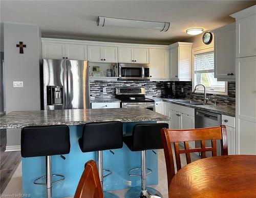 36 Upper Canada Drive, Port Rowan, ON - Indoor Photo Showing Kitchen With Double Sink With Upgraded Kitchen