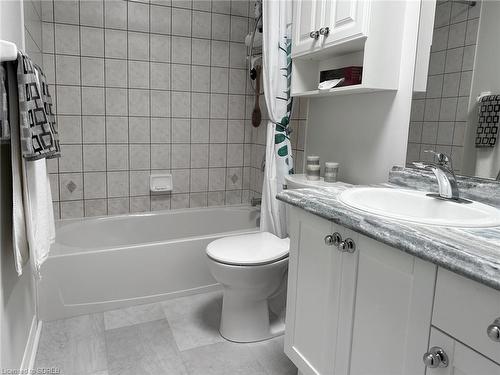 36 Upper Canada Drive, Port Rowan, ON - Indoor Photo Showing Bathroom