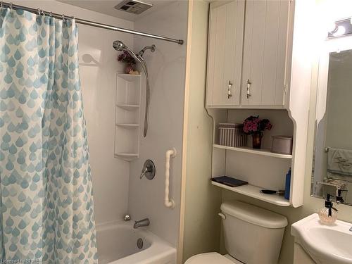 11-44 Richardson Drive, Port Dover, ON - Indoor Photo Showing Bathroom