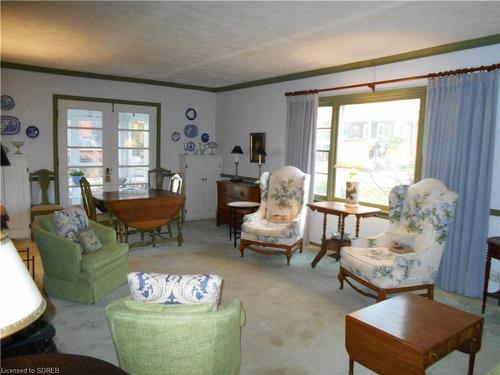 203 Grace Street, Port Dover, ON - Indoor Photo Showing Living Room