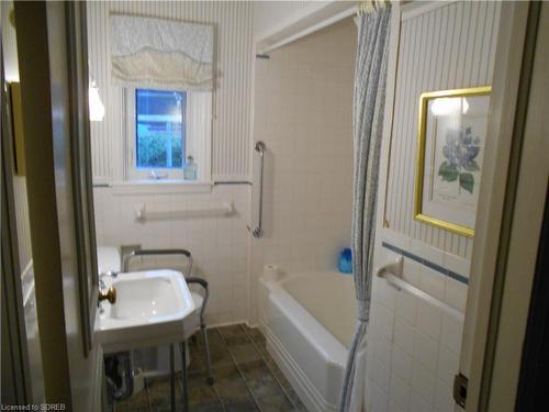 203 Grace Street, Port Dover, ON - Indoor Photo Showing Bathroom