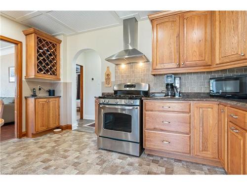 34 Green Street, Waterford, ON - Indoor Photo Showing Kitchen