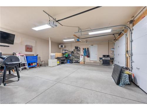 34 Green Street, Waterford, ON - Indoor Photo Showing Garage