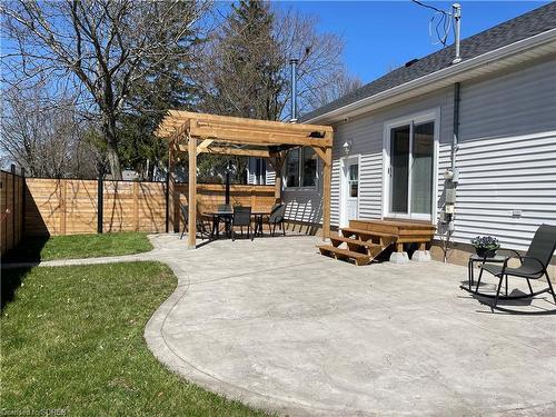 34 Green Street, Waterford, ON - Outdoor