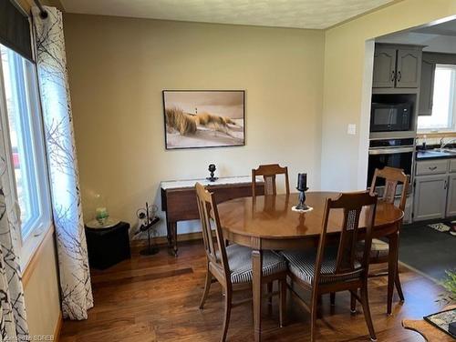 70 Ellis St, Port Rowan, ON - Indoor Photo Showing Dining Room