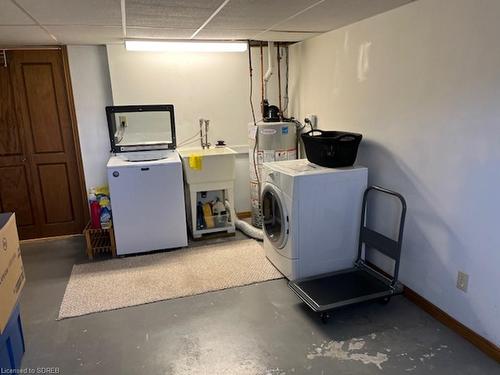 70 Ellis St, Port Rowan, ON - Indoor Photo Showing Laundry Room