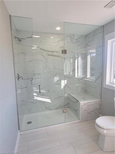 7B Yeager Avenue, Simcoe, ON - Indoor Photo Showing Bathroom