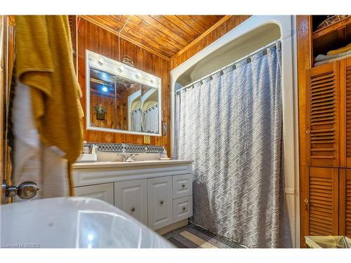 538 South Coast Drive, Nanticoke, ON - Indoor Photo Showing Bathroom