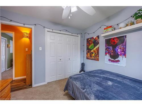22 Lorraine Avenue, Tillsonburg, ON - Indoor Photo Showing Bedroom