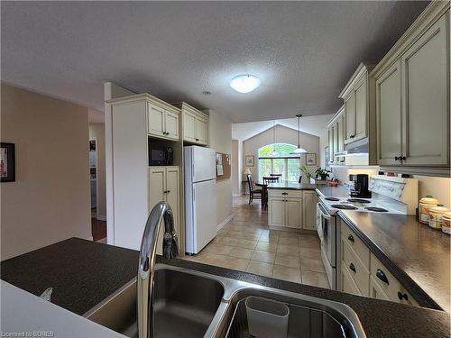 39 Driftwood Drive, Simcoe, ON - Indoor Photo Showing Kitchen With Double Sink