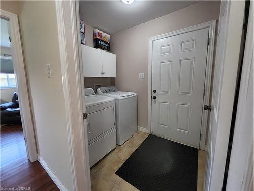 39 Driftwood Drive, Simcoe, ON - Indoor Photo Showing Laundry Room