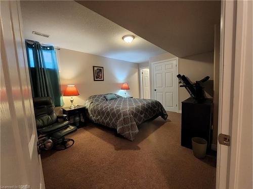 39 Driftwood Drive, Simcoe, ON - Indoor Photo Showing Bedroom