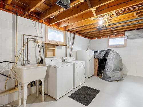 30 Cherry Street, Simcoe, ON - Indoor Photo Showing Laundry Room
