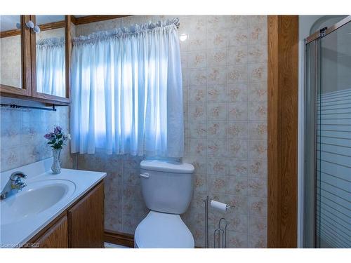 405 St George Street, Port Dover, ON - Indoor Photo Showing Bathroom