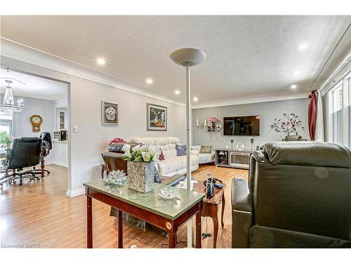 5 Woodland Crescent, Tillsonburg, ON - Indoor Photo Showing Living Room