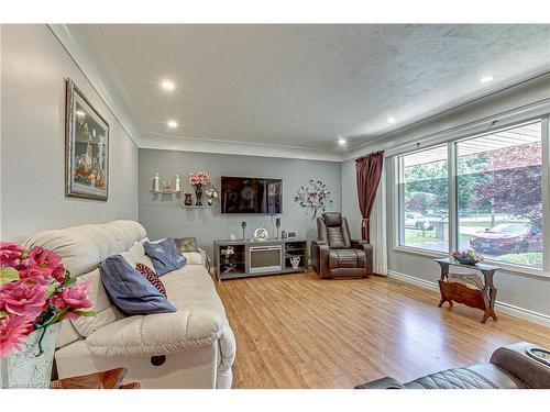 5 Woodland Crescent, Tillsonburg, ON - Indoor Photo Showing Living Room