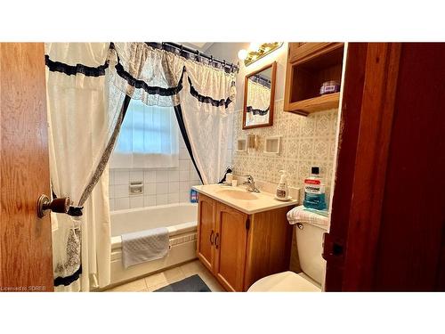 36 Parker Drive, Simcoe, ON - Indoor Photo Showing Bathroom