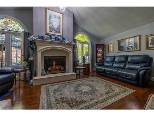 8 Oak Ridge Court, Port Dover, ON - Indoor Photo Showing Living Room With Fireplace