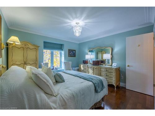 8 Oak Ridge Court, Port Dover, ON - Indoor Photo Showing Bedroom