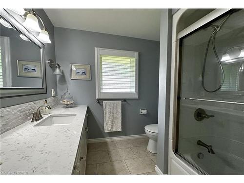 30 Sunninghill Drive, Port Dover, ON - Indoor Photo Showing Bathroom
