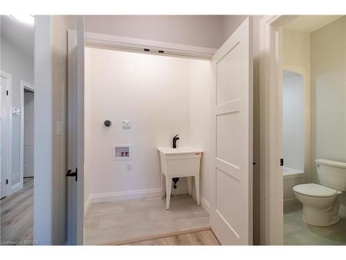 175B Craddock Boulevard, Jarvis, ON - Indoor Photo Showing Bathroom