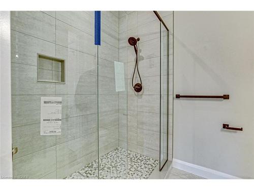 393 Argyle Avenue, Delhi, ON - Indoor Photo Showing Bathroom