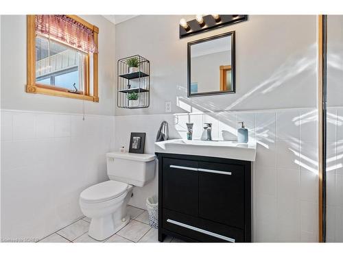 1410 Charlotteville 8 Road, Simcoe, ON - Indoor Photo Showing Bathroom